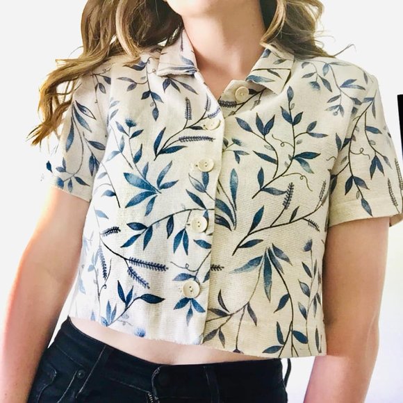 Vintage Tops - Vintage Floral Knit Cropped Button Down Top